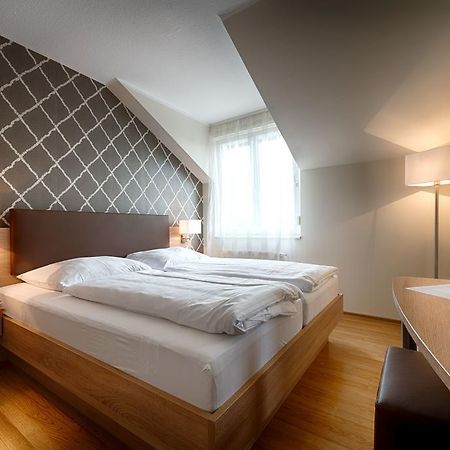 Dom Hotel Гешер Екстериор снимка