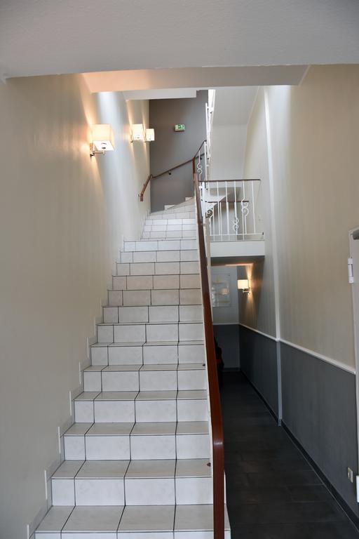 Dom Hotel Гешер Екстериор снимка