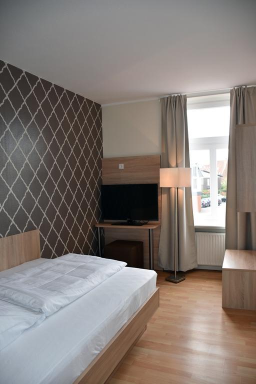 Dom Hotel Гешер Екстериор снимка