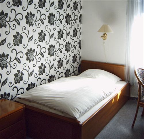 Dom Hotel Гешер Екстериор снимка